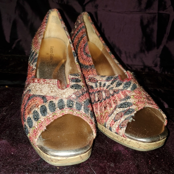 Platform heels - Picture 1 of 2